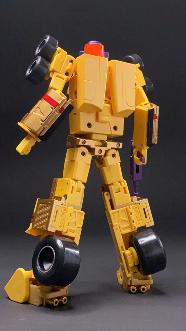 D17 Giuliano  | DX9 Toys Attila Combiner