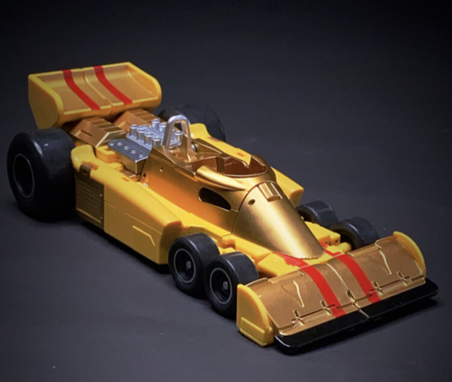 D17 Giuliano  | DX9 Toys Attila Combiner