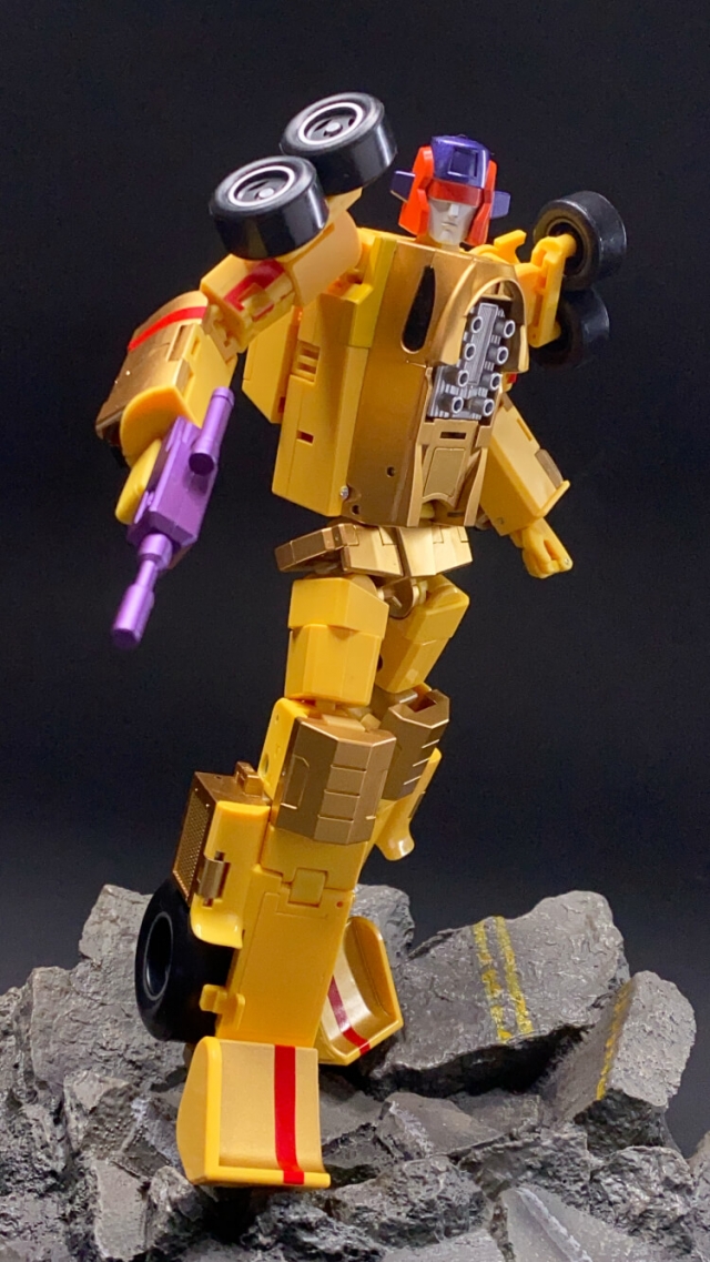D17 Giuliano  | DX9 Toys Attila Combiner