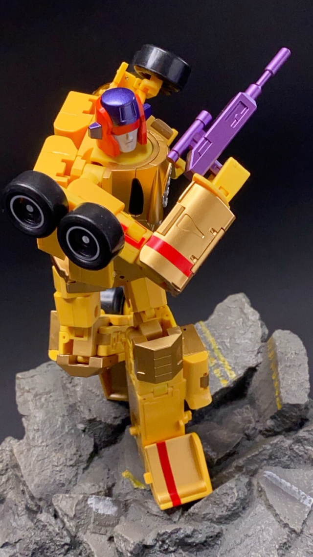 D17 Giuliano  | DX9 Toys Attila Combiner