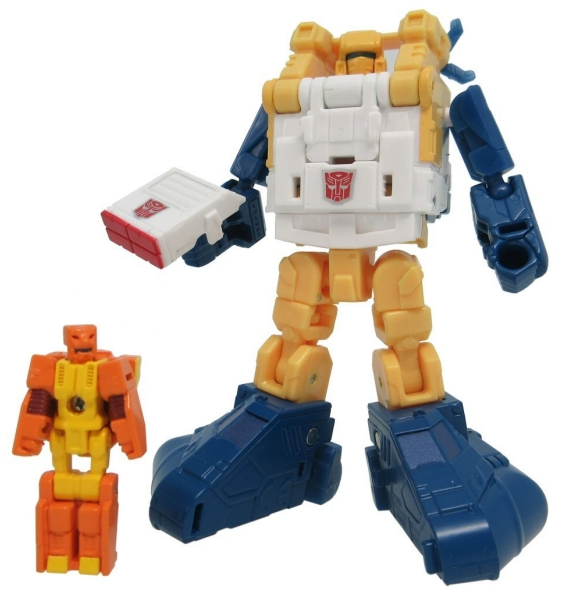 LG64 Seaspray with Lione Sawback | Japanese Transformers Legends