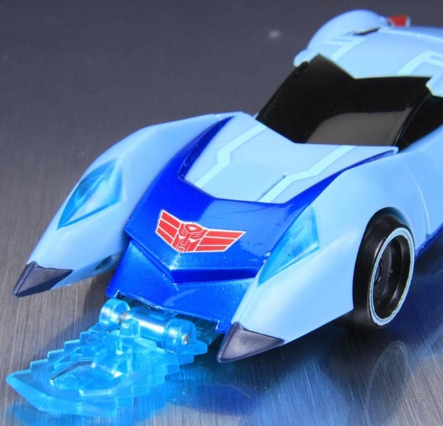 TA30 Autobot Blurr | Japanese Transformers Animated