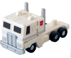 WST GTF X-4 Convoy White Version Ultra Magnus | Worlds Smallest Transformers