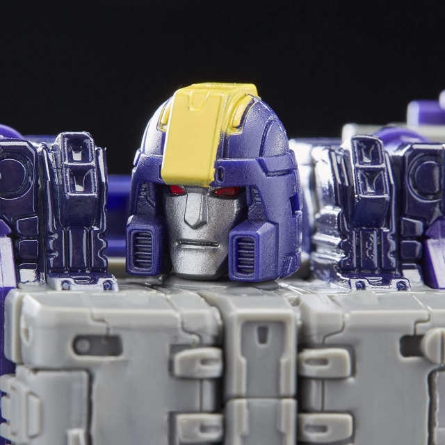 WFC-S51 Astrotrain Triple Changer Leader Class | Transformers Generations War for Cybertron Siege Chapter