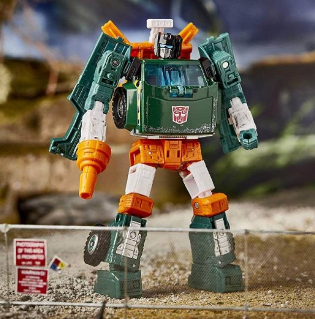 WFC-E5 Hoist Deluxe Class | Transformers Generations War for Cybertron Earthrise Chapter