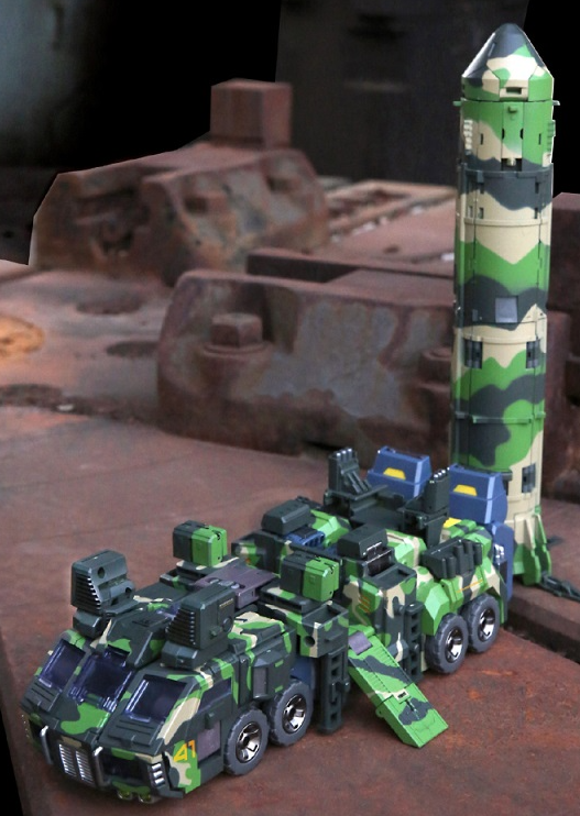 STC-01NB Supreme Techtial Commander Nuclear Blast Version | TFC Toys