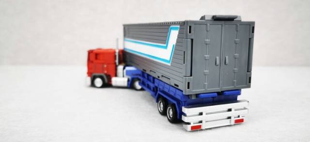 MS-B18X Light of Justice Metallic Version | Magic Square