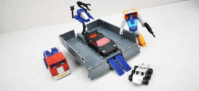 MS-B18X Light of Justice Metallic Version | Magic Square