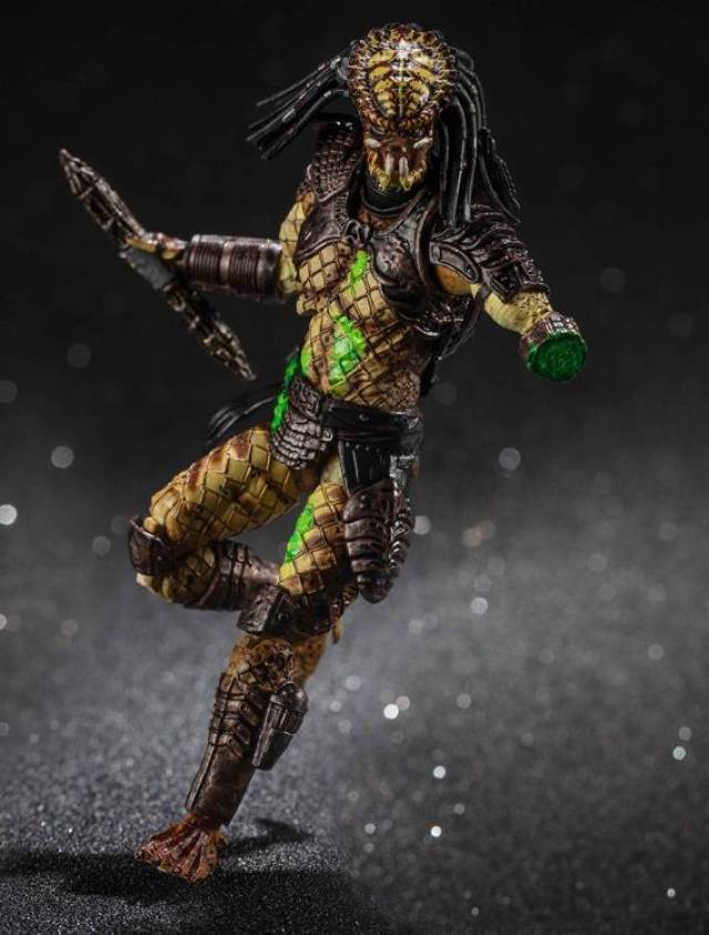 City Hunter Predator Battle Damaged Version 1:18 Scale | Predator 2 | Hiya Toys
