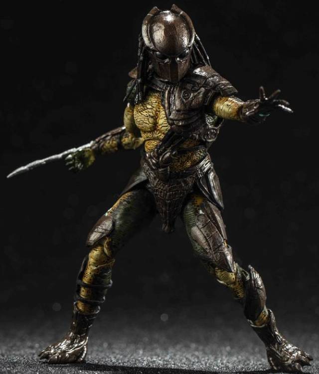 Falconer Predator PX Previews Exclusive 1:18 Scale | Predators | Hiya Toys