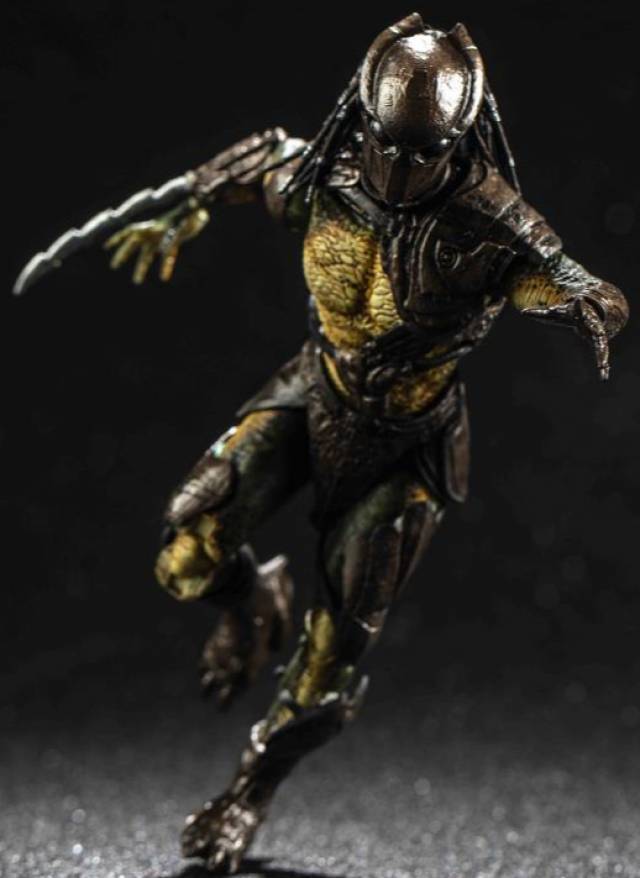 Falconer Predator PX Previews Exclusive 1:18 Scale | Predators | Hiya Toys