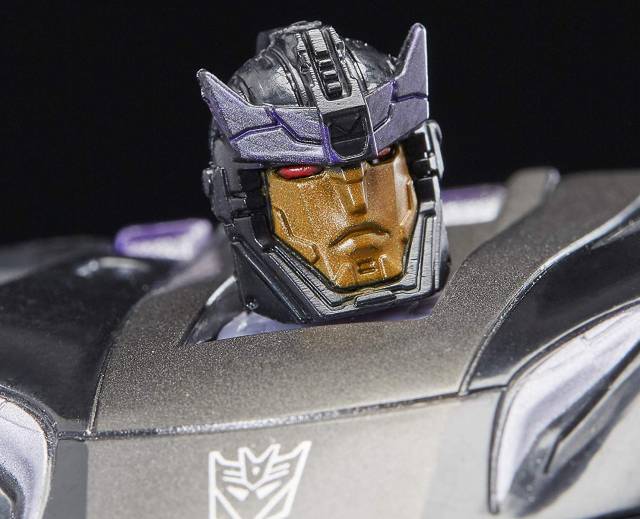 WFC-S41 Barricade Deluxe Class | Transformers Generations War for Cybertron Siege Chapter