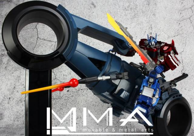 MMA-01 IDW Slaughter Laird and Battlebike | Movable and Metal Arts