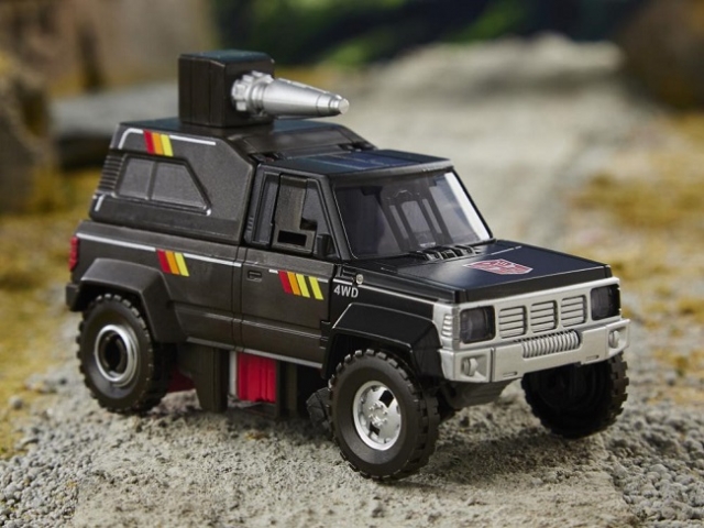 WFC-E34 Trailbreaker Deluxe Class | Transformers Generations War for Cybertron Earthrise Chapter