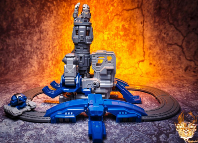 MF-34I Iron Sentinel | Mech Fans Toys
