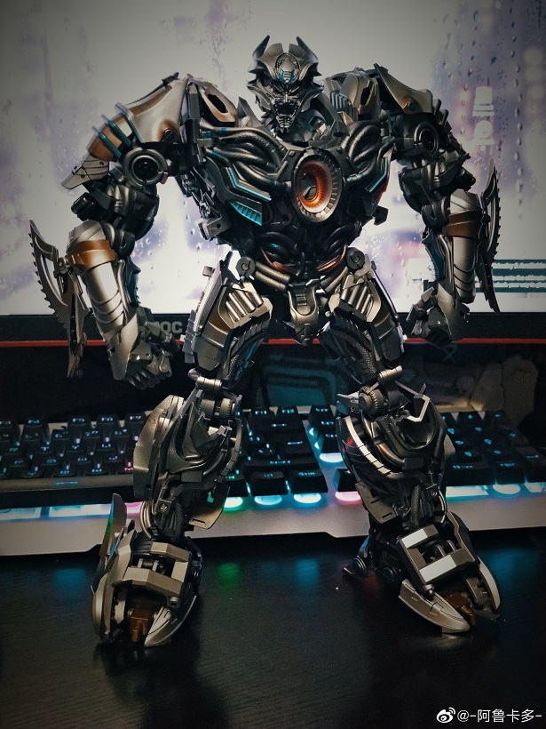 R-04 Nero | Unique Toys