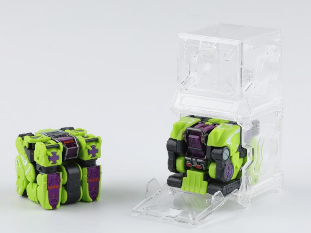 MB-12DE Landbreaker Elite | 52Toys MegaBOX