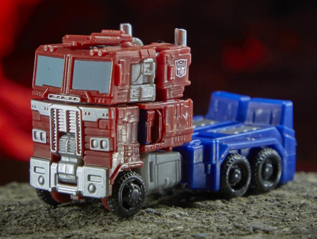 WFC-K1 Optimus Prime Core Class | Transformers Generations War for Cybertron Kingdom Chapter