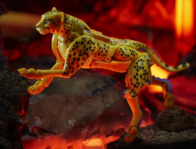 WFC-K4 Cheetor Deluxe Class | Transformers Generations War for Cybertron Kingdom Chapter