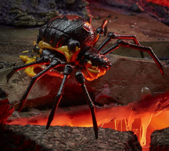 WFC-K5 Blackarachnia Deluxe Class | Transformers Generations War for Cybertron Kingdom Chapter