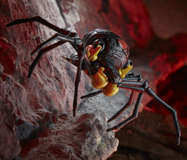WFC-K5 Blackarachnia Deluxe Class | Transformers Generations War for Cybertron Kingdom Chapter