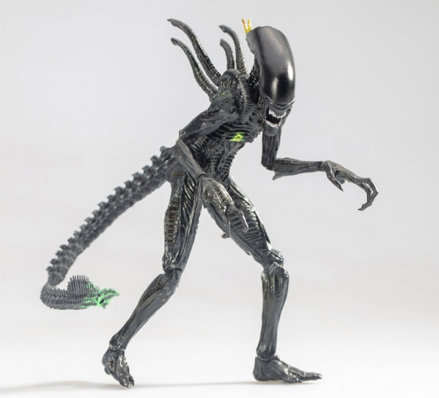 Alien Warrior Blowout Version 1:18 Scale | Alien Vs Predator | Hiya Toys