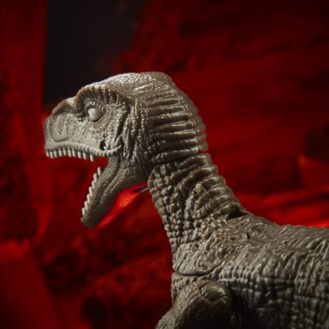 WFC-K18 Dinobot Voyager Class | Transformers Generations War for Cybertron Kingdom Chapter