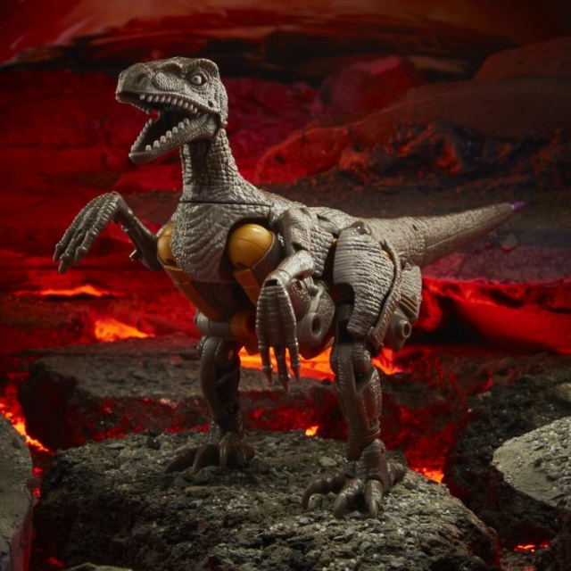 WFC-K18 Dinobot Voyager Class | Transformers Generations War for Cybertron Kingdom Chapter