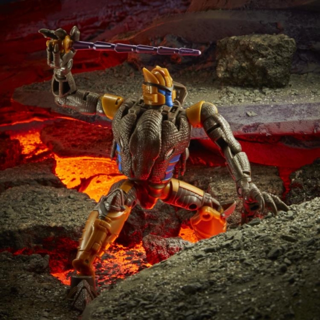 WFC-K18 Dinobot Voyager Class | Transformers Generations War for Cybertron Kingdom Chapter