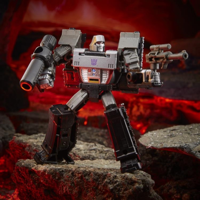 WFC-K13 Megatron Core Class | Transformers Generations War for Cybertron Kingdom Chapter