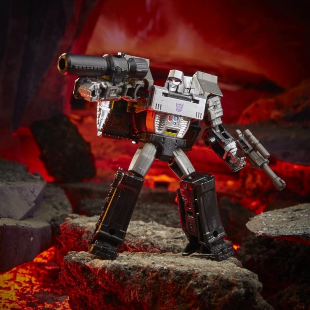 WFC-K13 Megatron Core Class | Transformers Generations War for Cybertron Kingdom Chapter