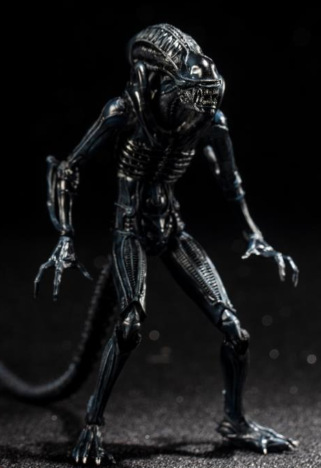 Alien Warrior Crouching Version 1:18 Scale | Aliens | Hiya Toys
