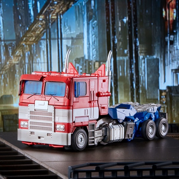 MPM-12 Optimus Prime | Transformers Masterpiece Movie Series