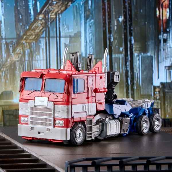 MPM-12 Optimus Prime | Transformers Masterpiece Movie Series