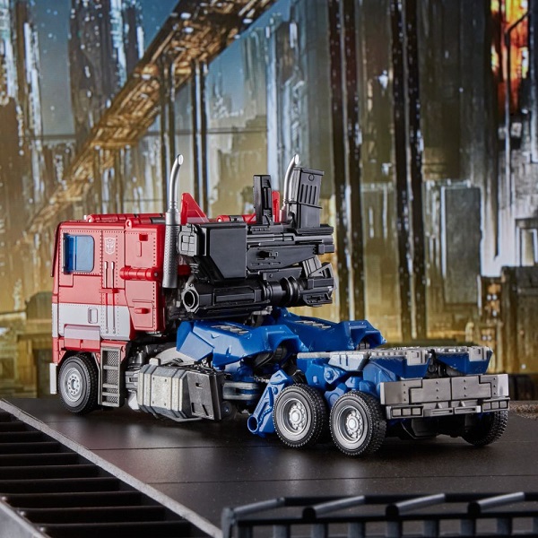MPM-12 Optimus Prime | Transformers Masterpiece Movie Series