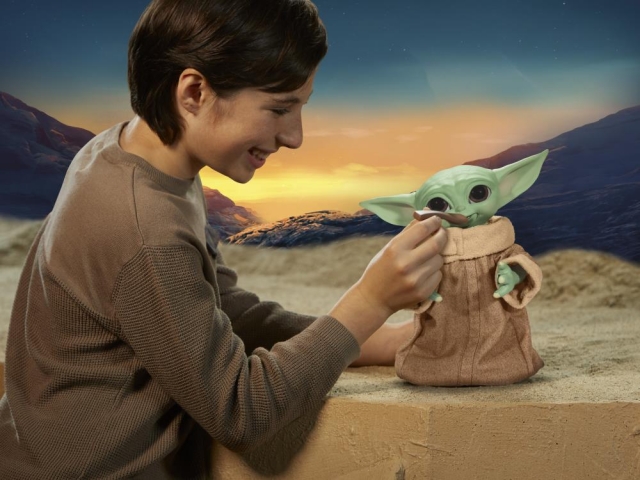 Galactic Snackin' Grogu Animatronic Ultimate Edition | The Mandalorian | Hasbro