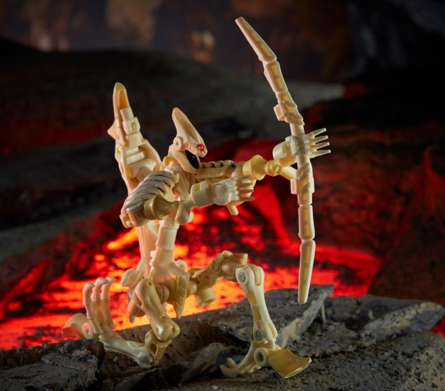 WFC-K25 Wingfinger Deluxe Class | Transformers Generations War for Cybertron Kingdom Chapter