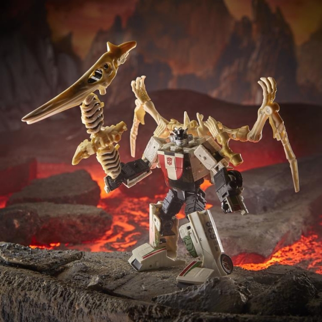 WFC-K25 Wingfinger Deluxe Class | Transformers Generations War for Cybertron Kingdom Chapter