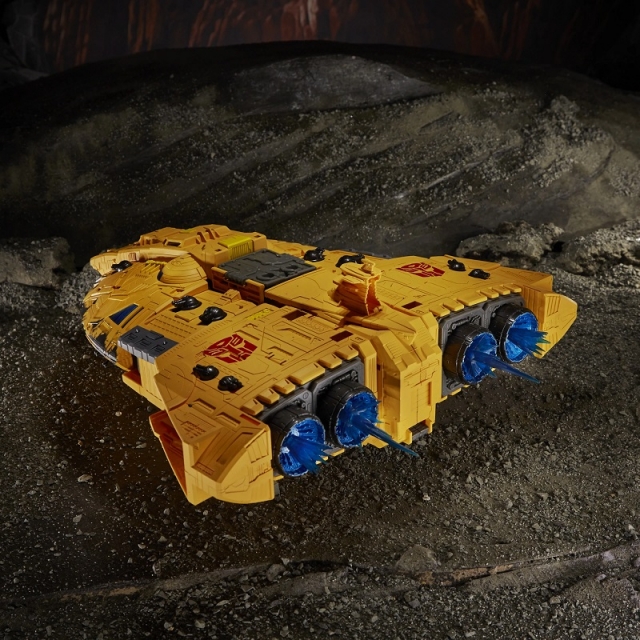 WFC-K30 Autobot Ark Titan Class | Transformers Generations War for Cybertron Kingdom Chapter
