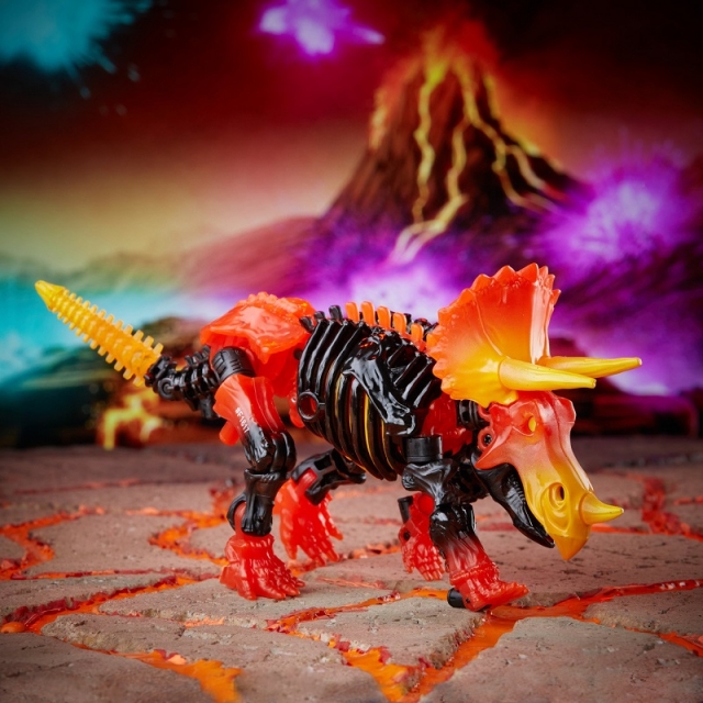 WFC-K39 Tricranius Beast Power Fire Blasts Collection Pack | Transformers Generations War for Cybertron Kingdom Chapter