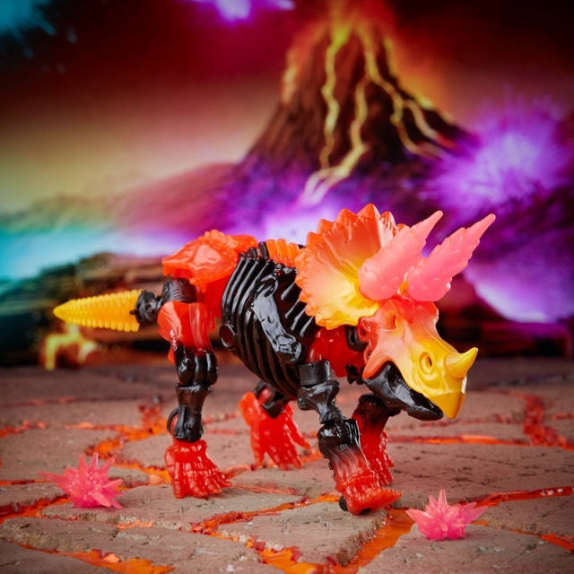 WFC-K39 Tricranius Beast Power Fire Blasts Collection Pack | Transformers Generations War for Cybertron Kingdom Chapter