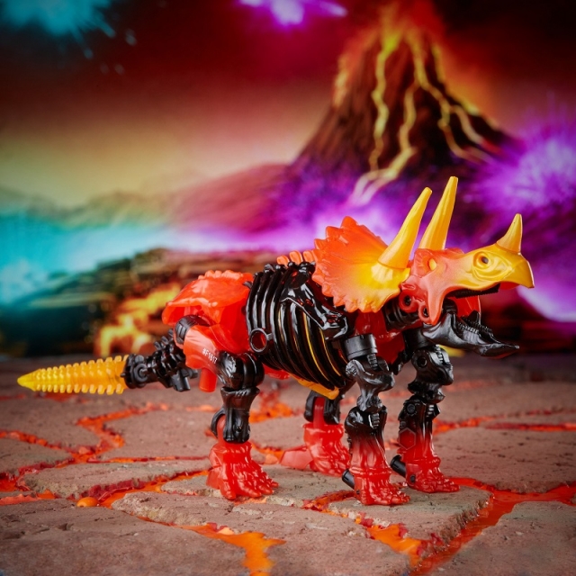 WFC-K39 Tricranius Beast Power Fire Blasts Collection Pack | Transformers Generations War for Cybertron Kingdom Chapter