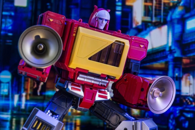 Transistor Pure Red Metallic Version and HiFi | KFC Toys