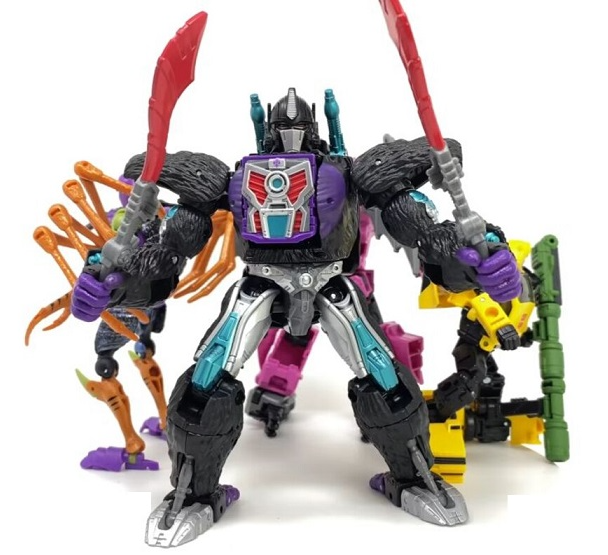 Worlds Collide Set of 4 Voyager Class | Transformers Generations Buzzworthy Bumblebee