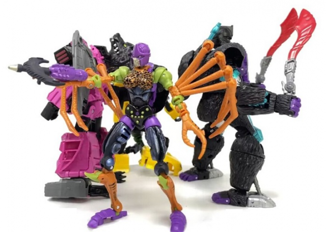 Worlds Collide Set of 4 Voyager Class | Transformers Generations Buzzworthy Bumblebee