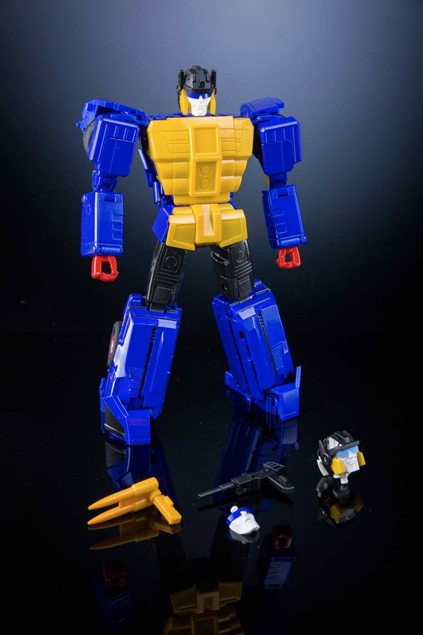 MX-26A Bond and James American Version | X-Transbots