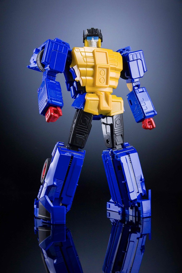 MX-26A Bond and James American Version | X-Transbots