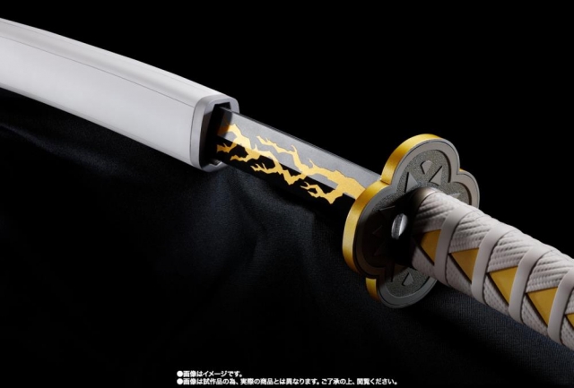 Zenitsu Agatsuma's Nichirin Sword Proplica | Bandai Tamashii Nations | Demon Slayer: Kimetsu No Yaiba