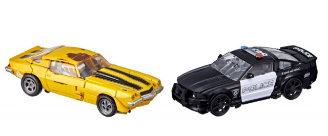Clunker Bumblebee vs Barricade Deluxe Class | Transformers Generations Buzzworthy Bumblebee