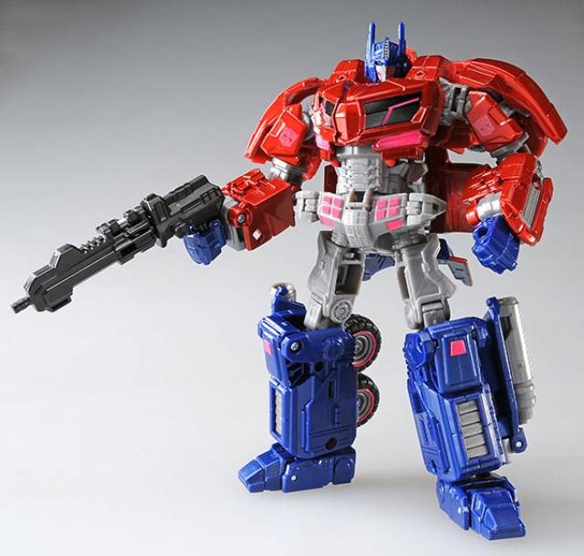 UN-01 Optimus Prime Cybertron Mode | Transformers United